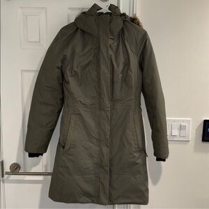 The North Face Women’s Arctic Parka Down 550
Taupe Green (Size S)